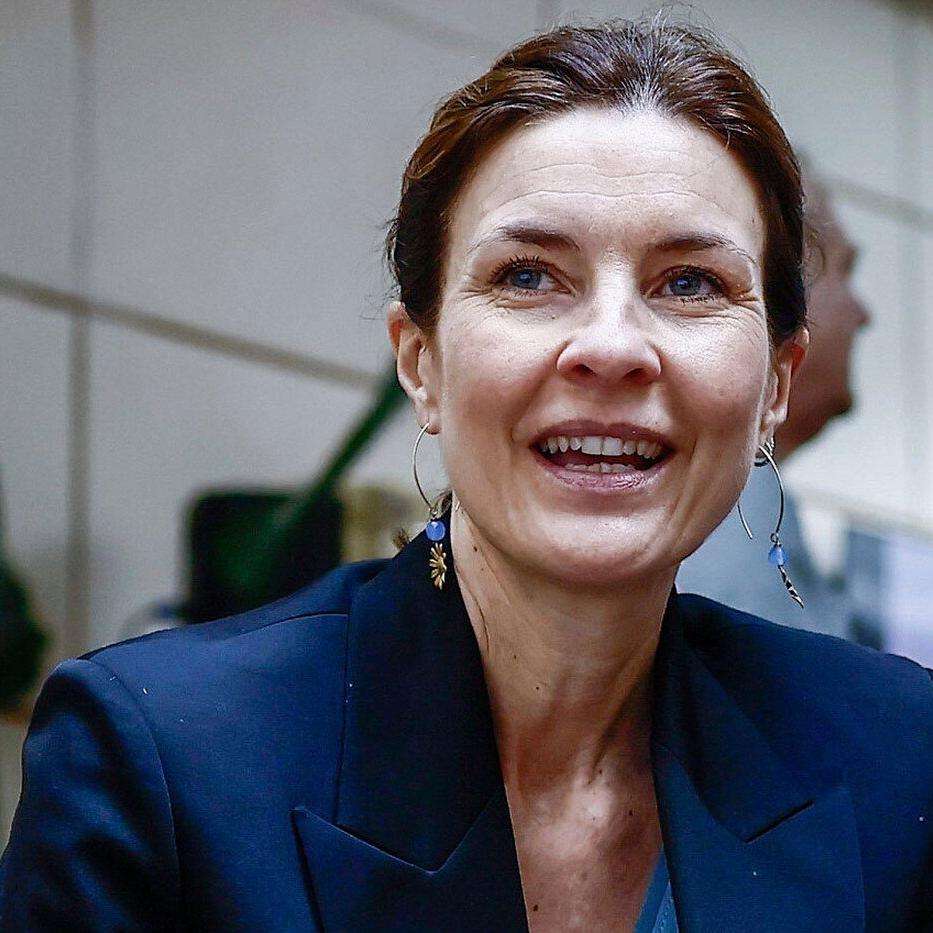 Website forced to close as Italian women fight back against unauthorized online image sharing